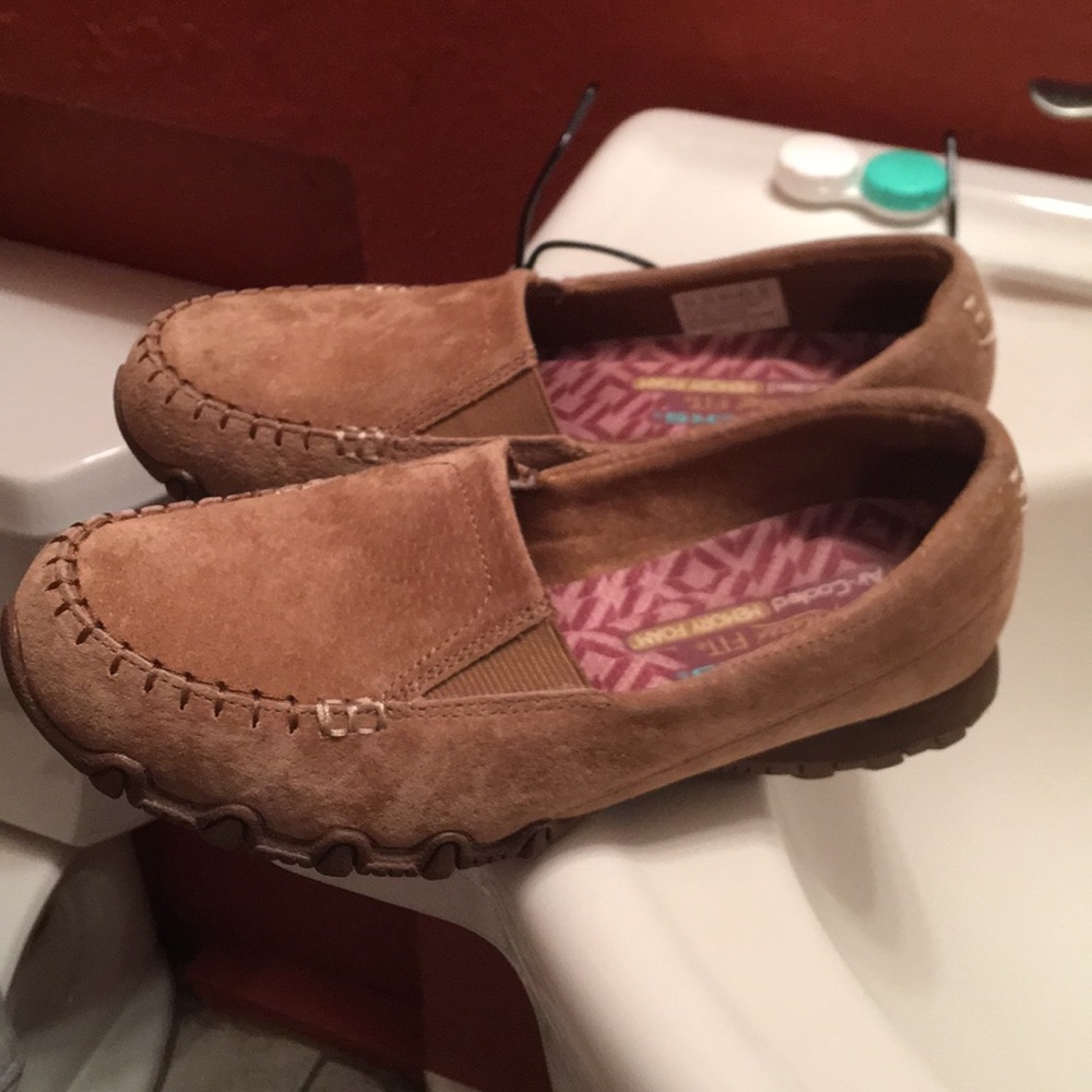 Skechers with air cooled memory foam